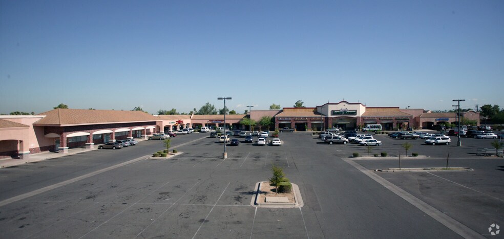 6730 W Camelback Rd, Glendale, AZ à louer - Photo du bâtiment - Image 3 de 4