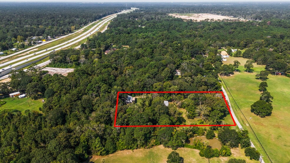 28140 Seven Sisters Rd, New Caney, TX for sale - Primary Photo - Image 1 of 6