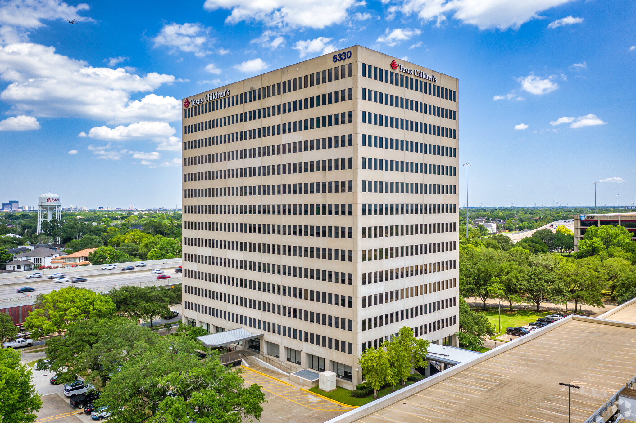 6330 West Loop S, Bellaire, TX à louer Photo du bâtiment- Image 1 de 17