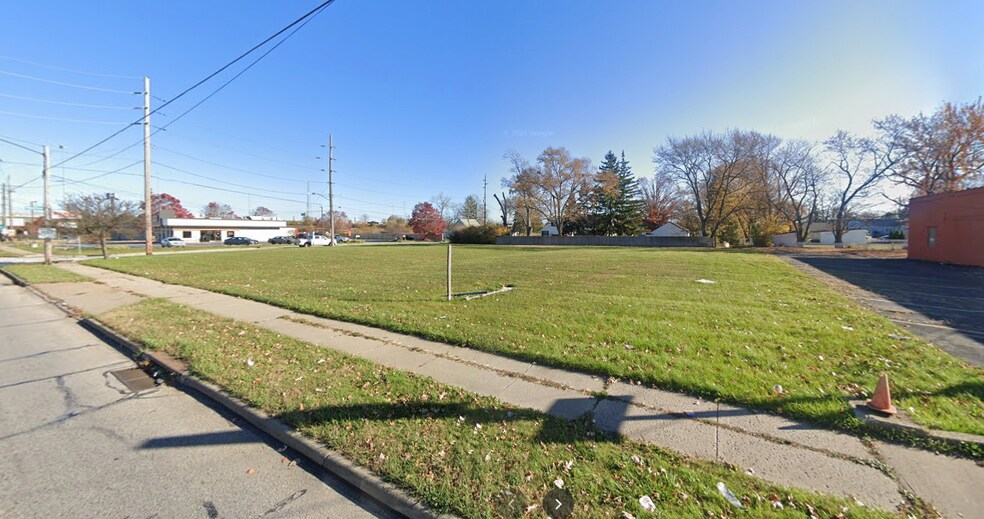 5125 Northfield Rd, Bedford Heights, OH à louer - Photo du bâtiment - Image 3 de 6