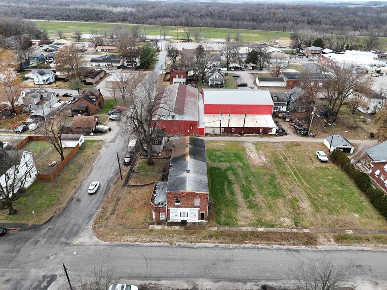 311 Saint Clair St, New Athens, IL à vendre - Photo du bâtiment - Image 3 de 28