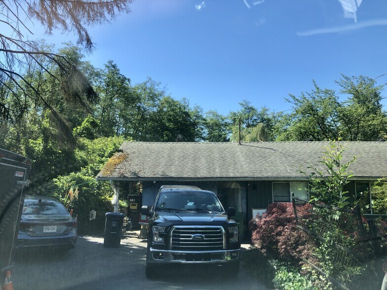 17118 96 Av, Surrey, BC for sale - Building Photo - Image 2 of 9