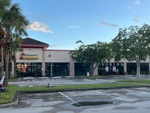 11571-11581 Gladiolus Dr, Fort Myers, FL for lease Interior Photo- Image 1 of 1