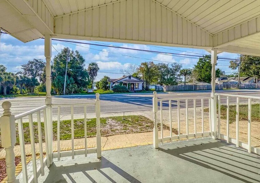 502 S Navy Blvd, Pensacola, FL à vendre - Photo du bâtiment - Image 2 de 4