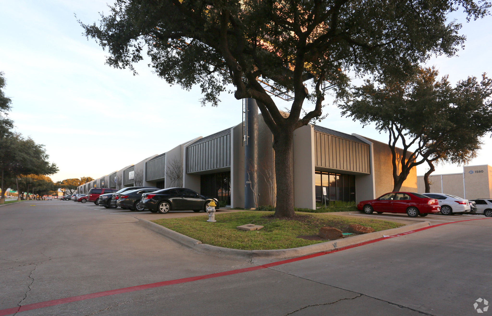 1300 N Interstate 35E, Carrollton, TX for lease Building Photo- Image 1 of 7