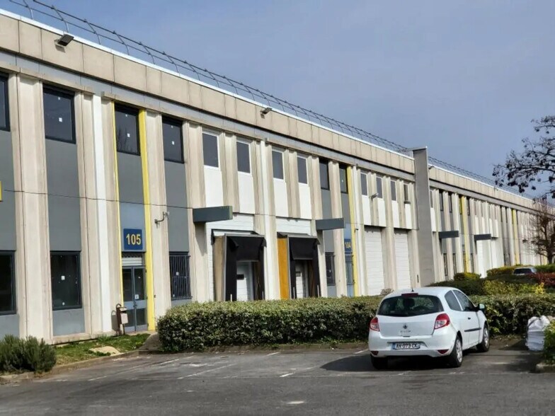 Flex in Gennevilliers for lease - Building Photo - Image 3 of 5