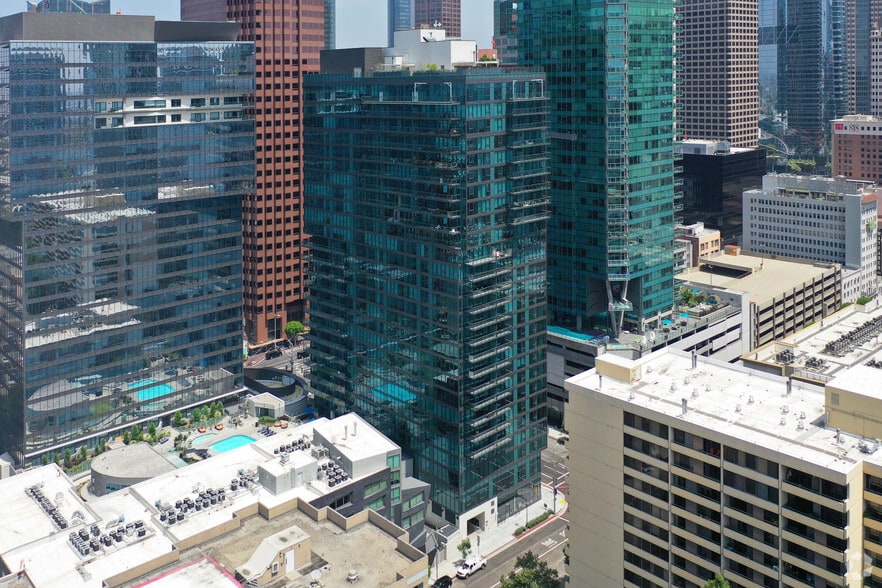 700 W 9th St, Los Angeles, CA for lease - Primary Photo - Image 1 of 31