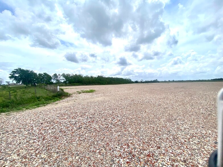960 B 960 B FM 365, Port Arthur, TX à louer - Photo du bâtiment - Image 3 de 4