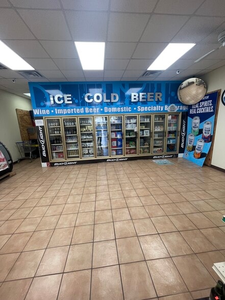 8300-8358 Long Point Rd, Houston, TX for lease - Building Photo - Image 3 of 6