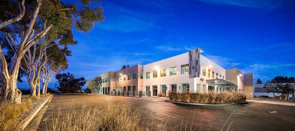 6650 Nancy Ridge Dr, San Diego, CA à louer - Photo du bâtiment - Image 2 de 8