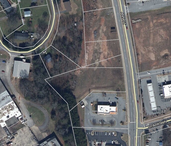 00 Ann St, Pickens, SC à vendre - Photo du bâtiment - Image 2 de 2