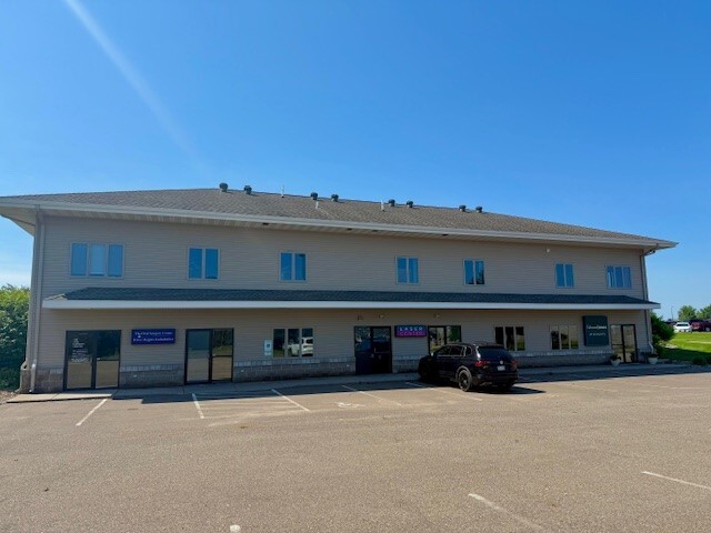 227 Meridian Dr, New Richmond, WI for sale - Building Photo - Image 3 of 15