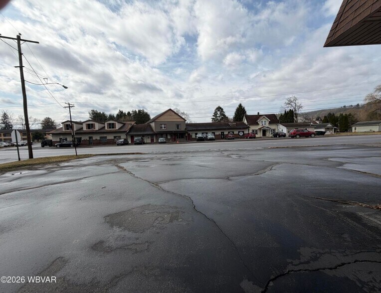2303-2305 Lycoming Creek Rd, Williamsport, PA à vendre - Photo du bâtiment - Image 2 de 9