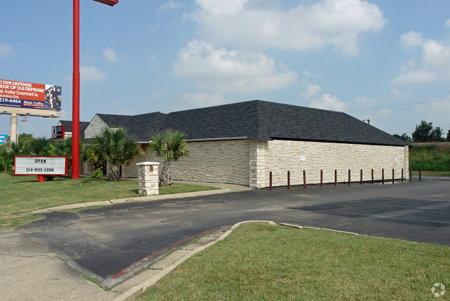 3094 N Stemmons Fwy, Dallas, TX for lease - Building Photo - Image 2 of 5