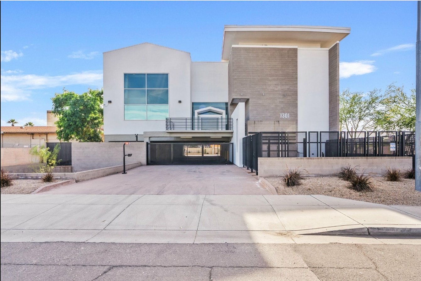 1301 E Almeria Rd, Phoenix, AZ à louer Photo du bâtiment- Image 1 de 10