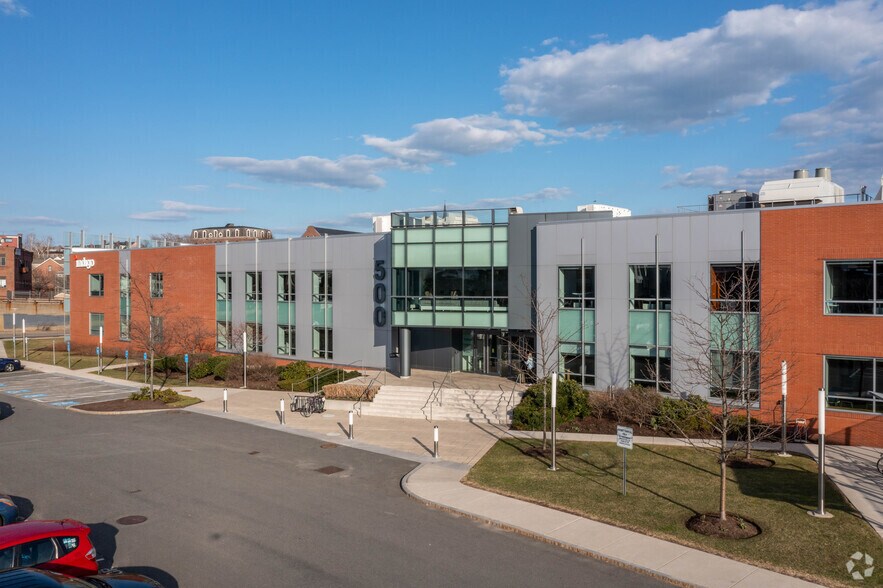 500 Rutherford Ave, Charlestown, MA à louer - Photo du bâtiment - Image 2 de 30