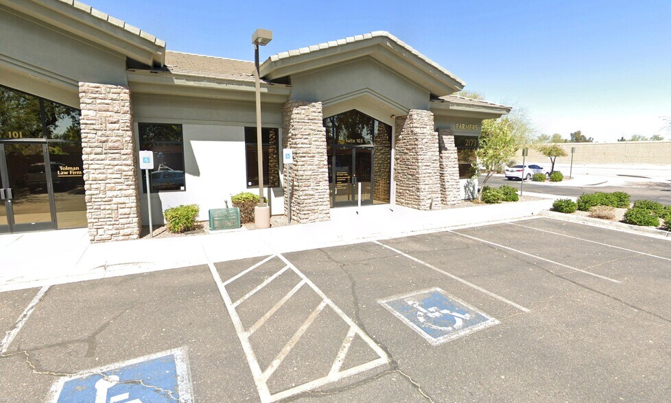 2173 E Warner Rd, Tempe, AZ à louer - Photo du bâtiment - Image 3 de 18
