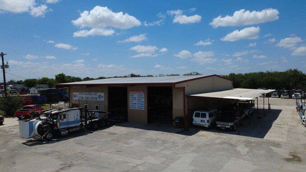 9033 Interstate 10 E, Converse, TX à louer - Photo du bâtiment - Image 3 de 5