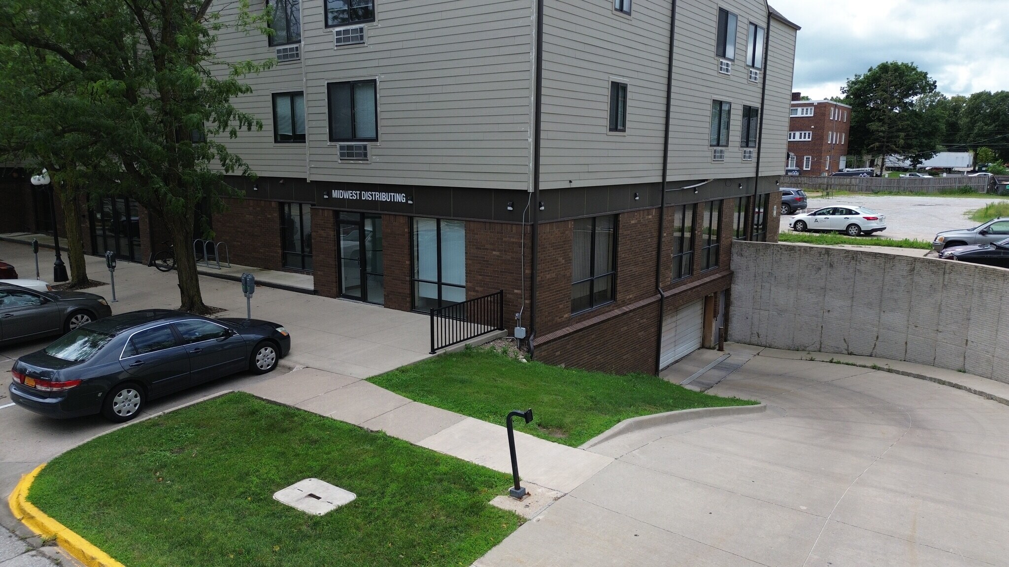 303 Welch Ave, Ames, IA à louer Photo du bâtiment- Image 1 de 2