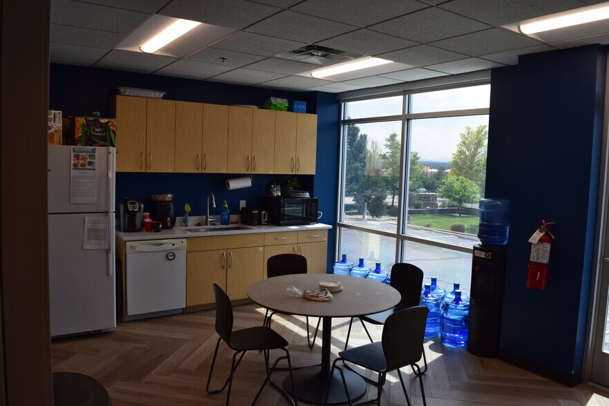 7384 S Alton Way, Centennial, CO à vendre - Photo du bâtiment - Image 2 de 23