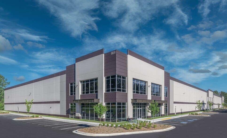 5570 Atlanta Hwy, Alpharetta, GA à louer - Photo du bâtiment - Image 1 de 10