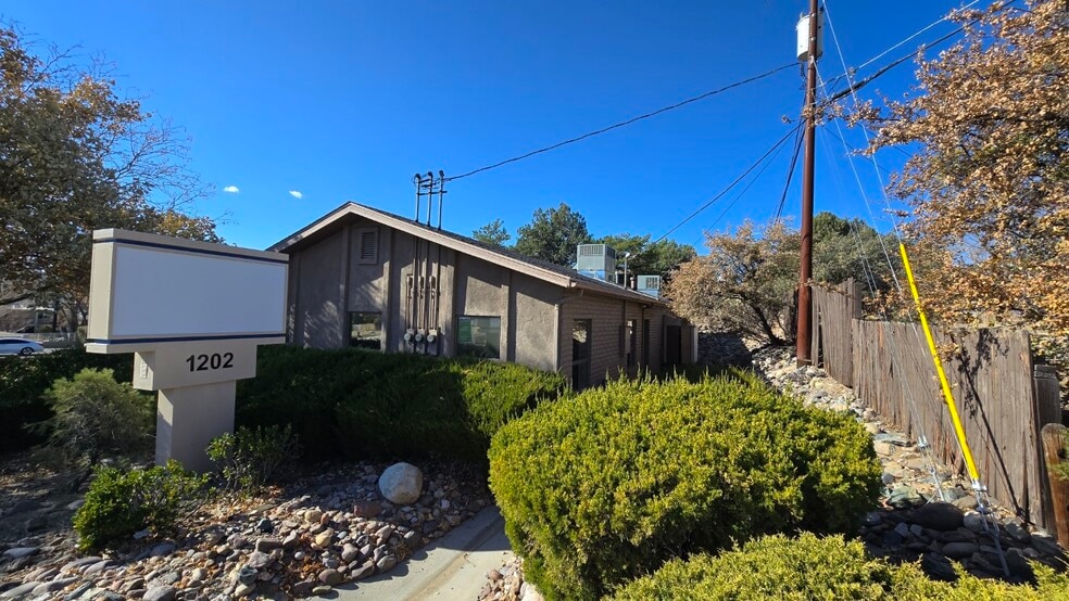 1202 Willow Creek Rd, Prescott, AZ for sale - Building Photo - Image 3 of 26