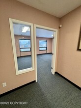 301 E Fireweed Ln, Anchorage, AK à vendre Photo intérieure- Image 2 de 4