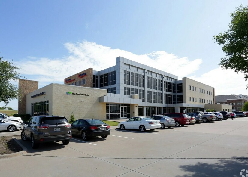 4201 Medical Center Dr, McKinney, TX à louer - Photo du bâtiment - Image 3 de 6