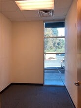 2130-2158 Columbus Pky, Benicia, CA à louer Photo intérieure- Image 1 de 9