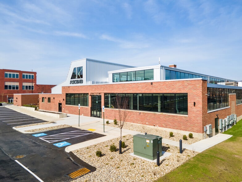 7415 Thomas Blvd, Pittsburgh, PA for lease - Primary Photo - Image 1 of 4