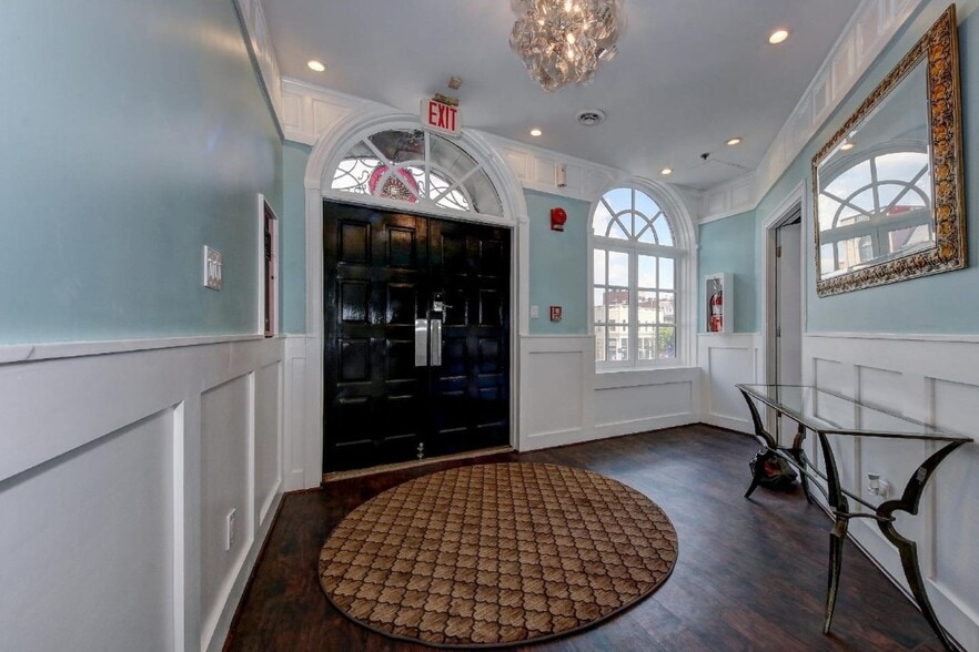 1800 Connecticut Ave NW, Washington, DC for sale - Building Photo - Image 2 of 6