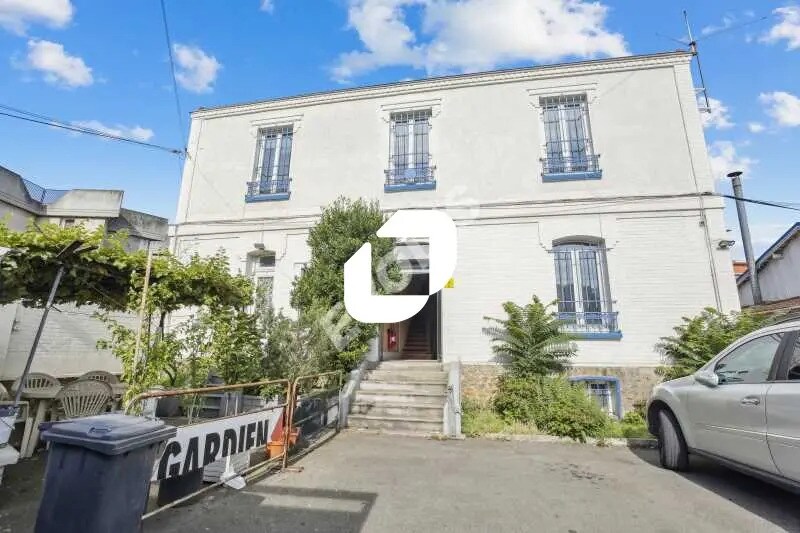 Bureau dans La Courneuve à louer - Photo du bâtiment - Image 1 de 8