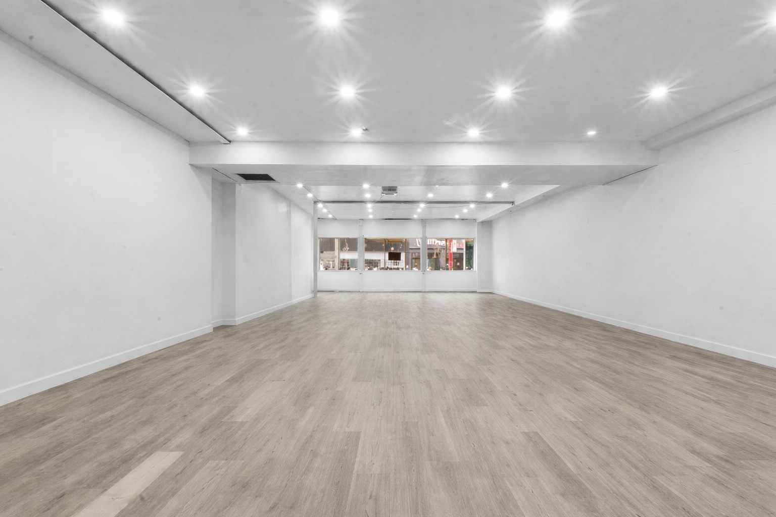 845-865 St Notre-Dame O, Montréal, QC for lease Interior Photo- Image 1 of 1