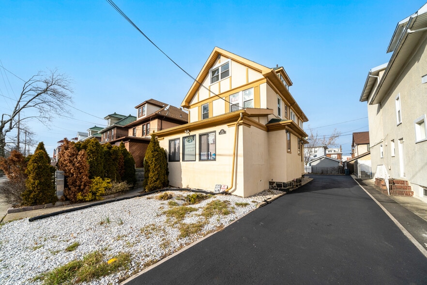 518 79th St, North Bergen, NJ à vendre - Photo du bâtiment - Image 3 de 29