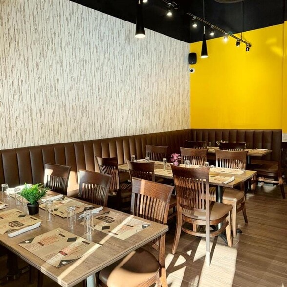 11808 24 St SW, Calgary, AB à louer - Photo intérieure - Image 2 de 2