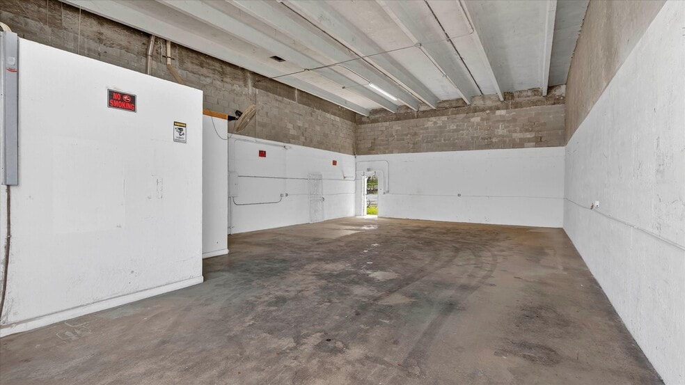 12434-12466 NW 38th Ave, Opa-locka, FL for lease - Building Photo - Image 2 of 16