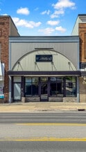 115 N Mitchell St, Cadillac, MI à louer Photo du bâtiment- Image 2 de 13