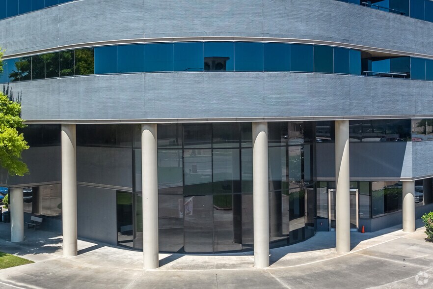 8300 FM 1960 Rd W, Houston, TX à louer - Photo du bâtiment - Image 3 de 12