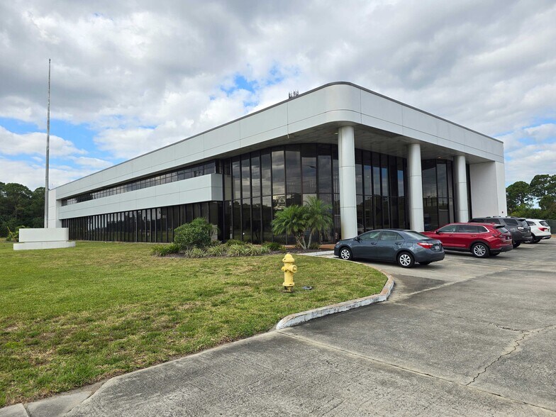 GenH2 Industrial IOS | 25-Year SLB portefeuille de 2 propriétés à vendre sur LoopNet.ca - Photo du bâtiment - Image 3 de 8