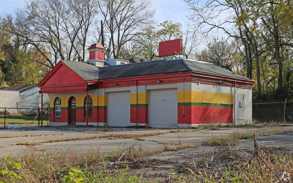 6019 & 6021 Madison portefeuille de 2 propriétés à vendre sur LoopNet.ca - Photo du bâtiment - Image 2 de 3