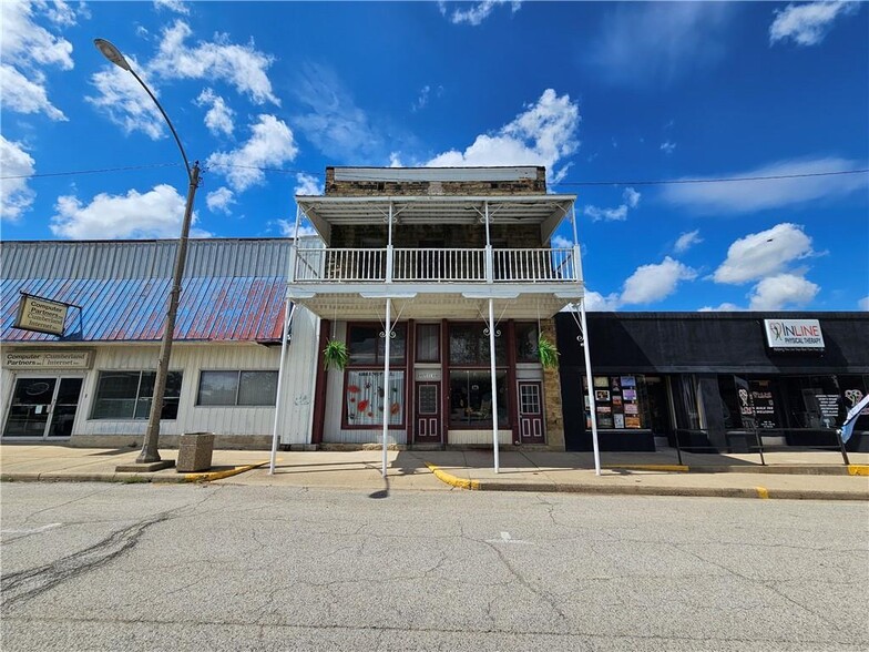 112 Cumberland St, Greenup, IL for sale - Building Photo - Image 1 of 1