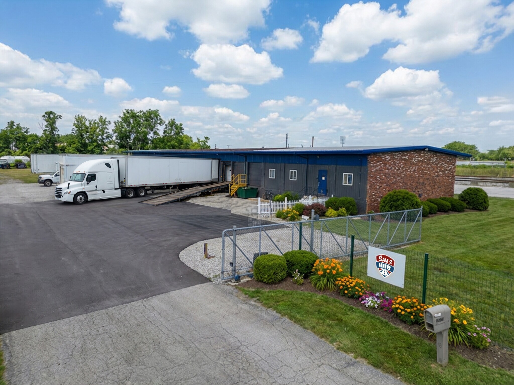 1045 Matzinger Rd, Toledo, OH for lease Primary Photo- Image 1 of 5