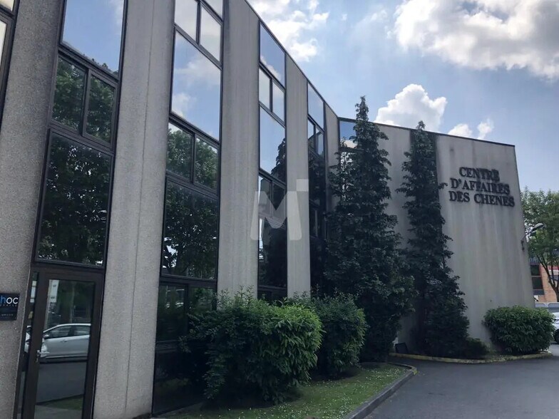 Bureau dans Grigny à louer - Photo du bâtiment - Image 1 de 16