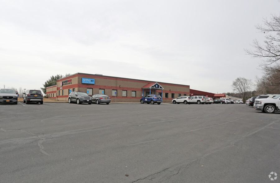 1673 Route 9, Clifton Park, NY for sale - Building Photo - Image 1 of 1