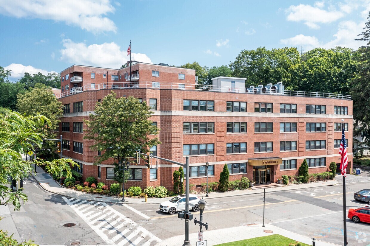 2 Overhill Rd, Scarsdale, NY à louer Photo du bâtiment- Image 1 de 8