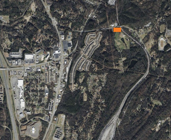 650 Black Creek Rd, Fultondale, AL for lease - Primary Photo - Image 1 of 10