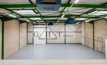 Industriel dans Saint-Thibault-des-Vignes à louer Photo intérieure- Image 2 de 11