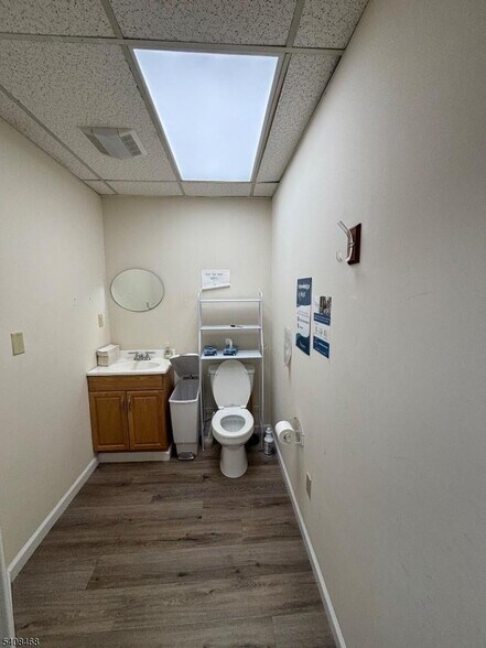 188 Eagle Rock Ave, Roseland, NJ à louer - Photo du bâtiment - Image 3 de 19