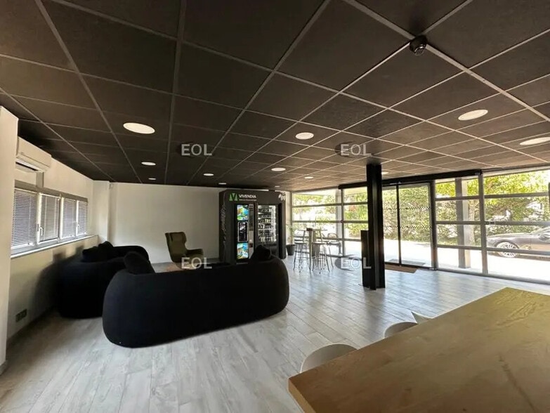 Flex in Les Pennes-Mirabeau for sale - Interior Photo - Image 1 of 8
