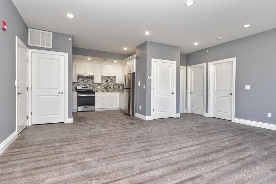 164 Atlantic St, Paterson, NJ for sale - Building Photo - Image 2 of 7